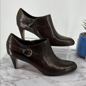 Cole Haan Nikeair Dark Brown Leather Wendy Bootie Ankle Side Zipper Classic
